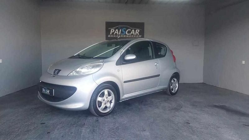 Cinzento Usado 2009 Peugeot 107 Citadino | € 5.990 - Imagem 1/4