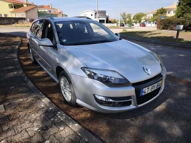 Usado 2011 Renault Laguna III Sedan | € 3.750 (Super Preço) - Imagem 1/4