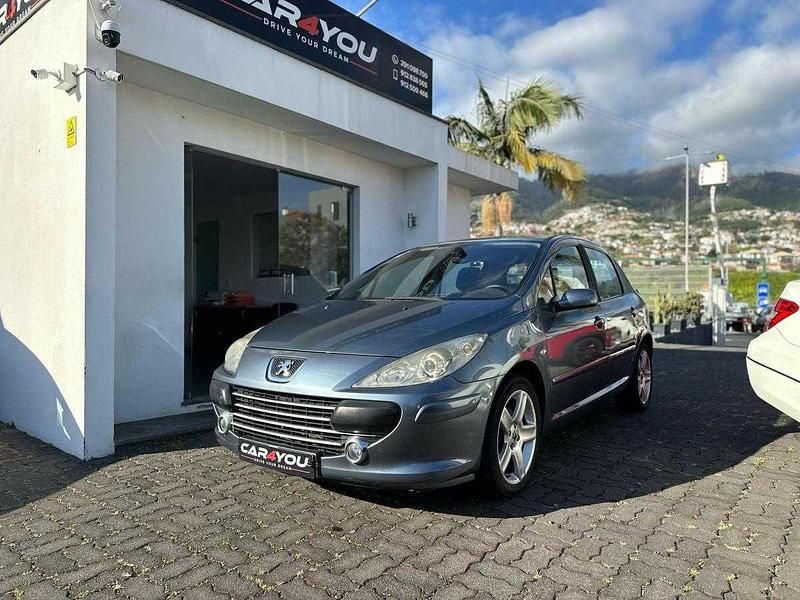 Usado Peugeot 307 Premium 109 HP (80 kW) 2006 Cinzento