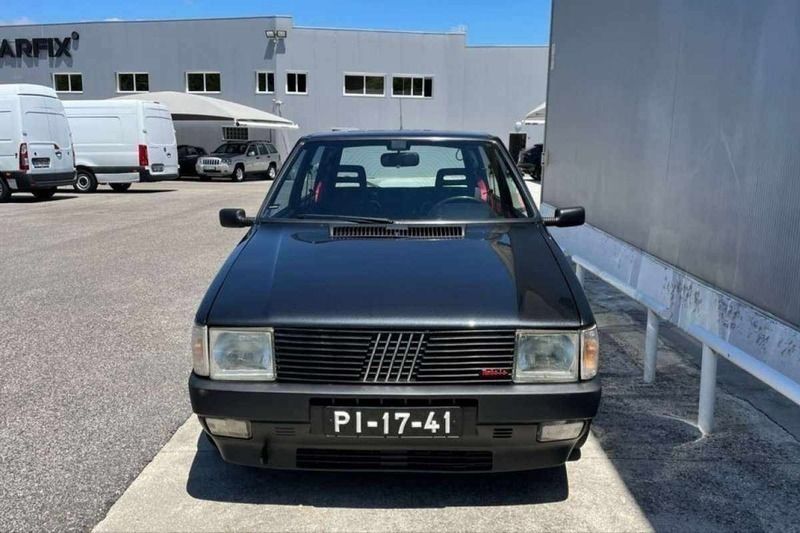 Usado Fiat Uno 105 HP (77 kW) 1988 Cinzento Citadino