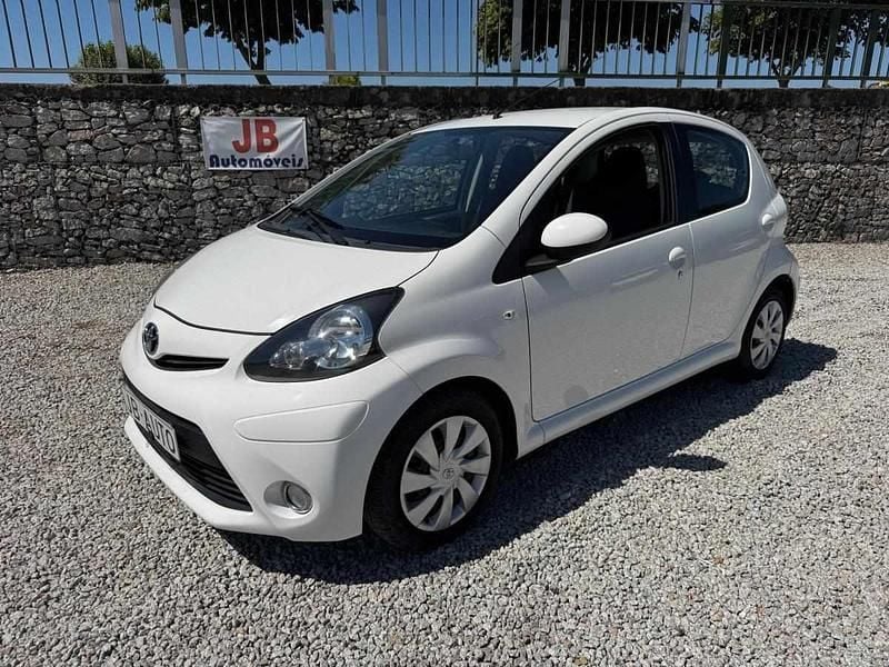 Branco Usado 2014 Toyota Aygo Citadino | € 7.850 (Preço justo) - Imagem 1/4