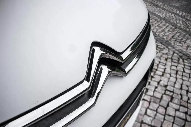 Usado Citroën C4 SpaceTourer Feel 131 HP (96 kW) 2018 Branco Monovolume