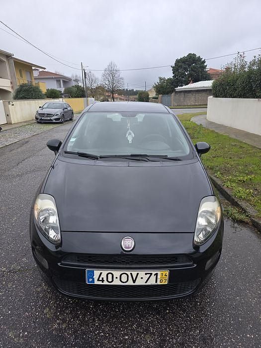 Usado 2014 Fiat Punto Sedan | € 4.500 (Preço justo) - Imagem 1/4
