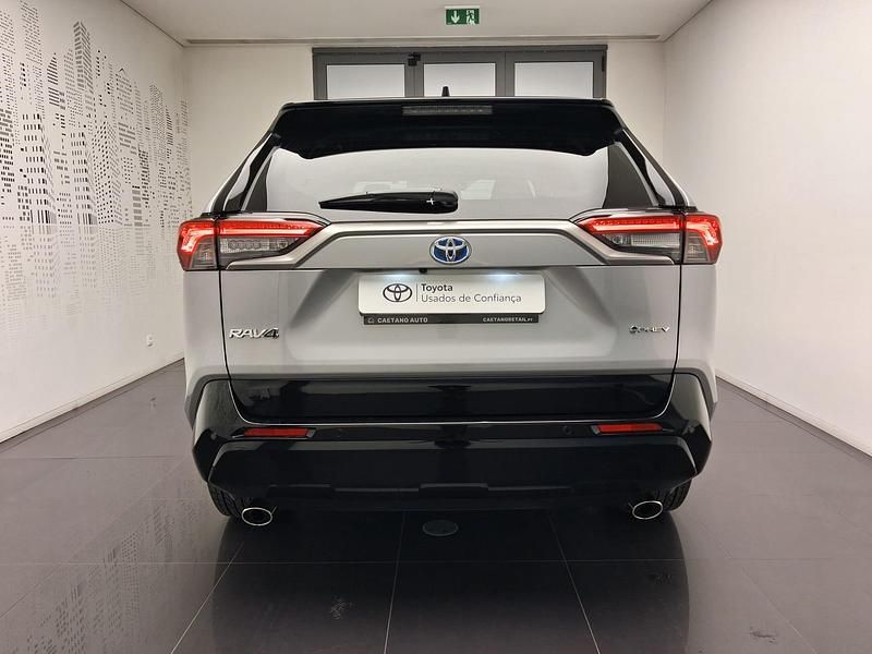 Usado Toyota RAV4 Hybrid 306 HP (225 kW) 2025 Cinza (pintura metalizada) SUV