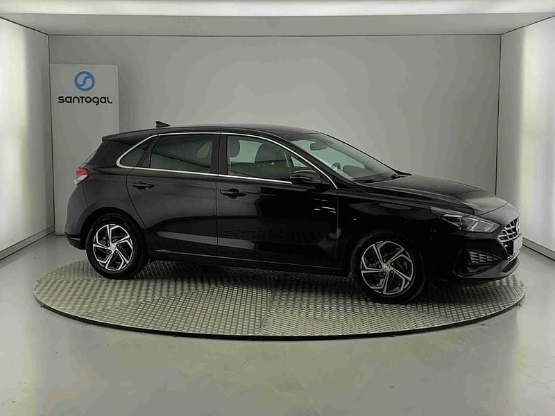 Preto Usado 2023 Hyundai i30 Style Citadino | € 20.850 (Bom preço) - Imagem 1/4