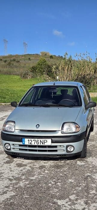 Usado 2000 Renault Clio II Sedan | € 1.300 (Preço justo) - Imagem 1/4