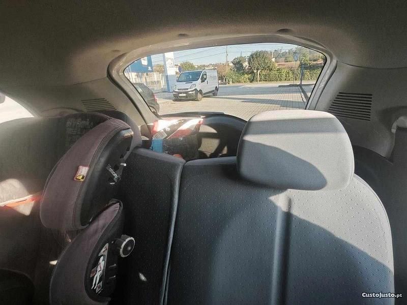 Usado Peugeot iON 36 kW (50 HP) 2011 Branco Citadino