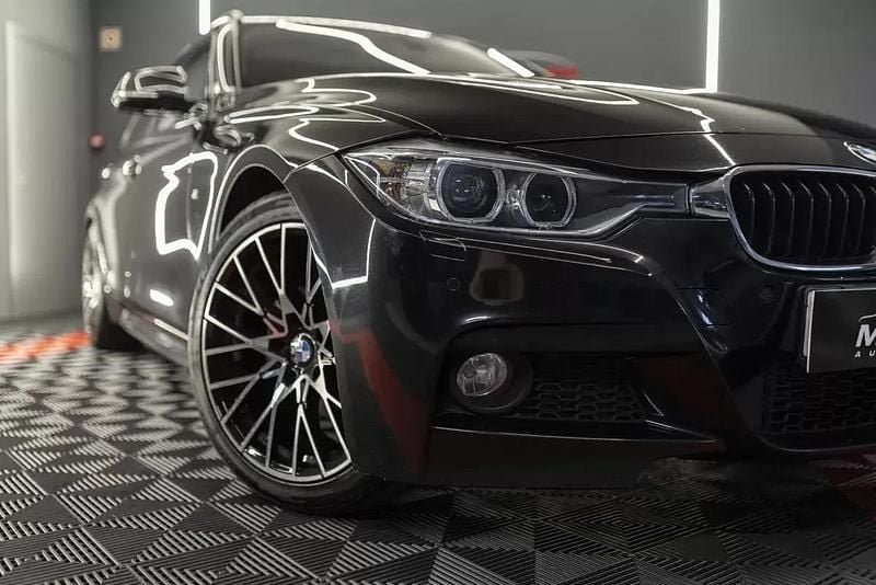Usado BMW 318 M Sport 150 HP (110 kW) 2015 Preto Carrinha
