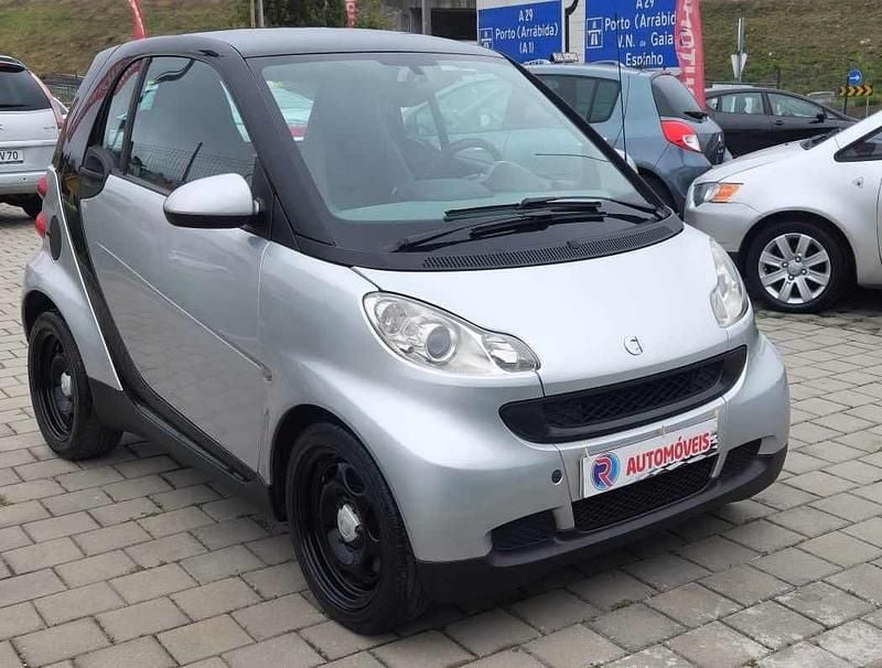 Usado Smart ForTwo Coupé 61 HP (44 kW) 2008 Cinzento Coupé