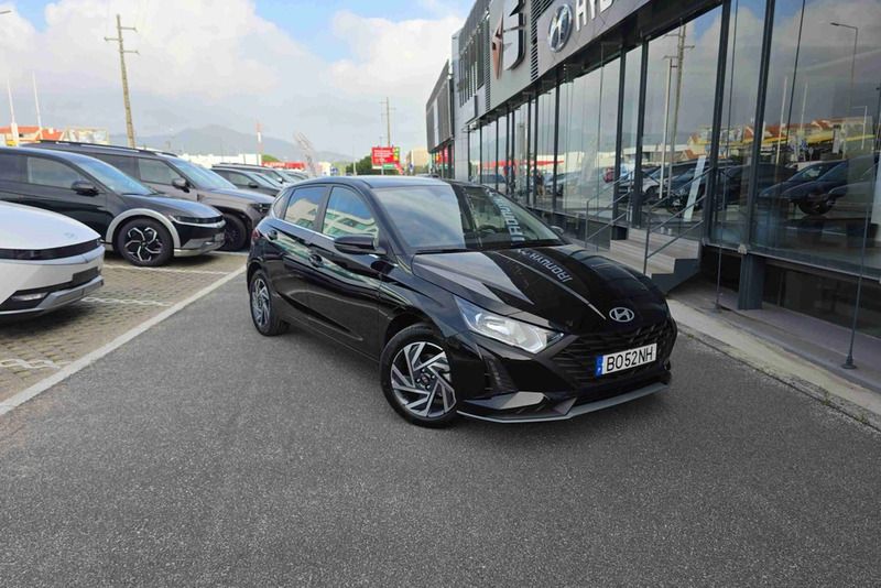 Preto Usado 2024 Hyundai i20 Comfort Citadino | € 18.490 (Preço justo) - Imagem 1/4