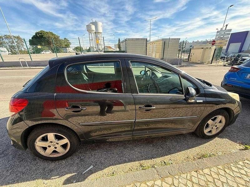 Usado 2010 Peugeot 207 Sedan | € 4.200 (Preço justo) - Imagem 1/4