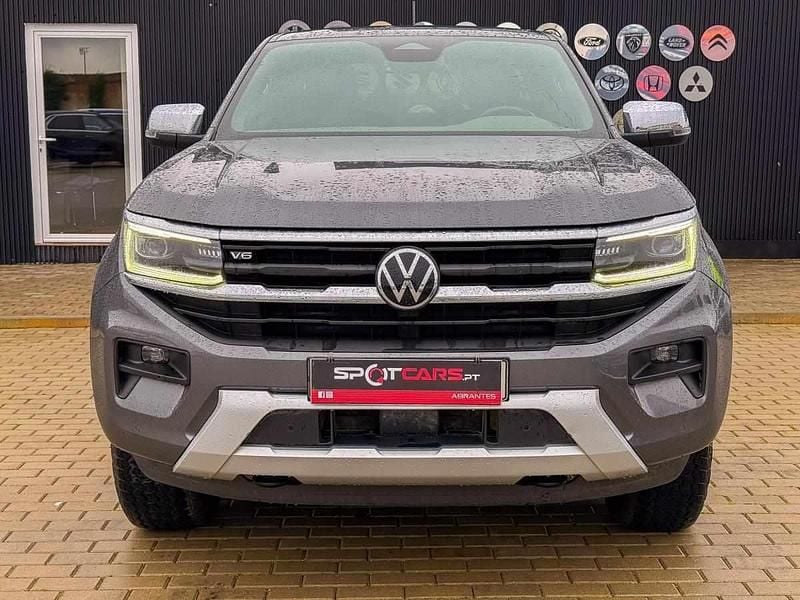 Usado VW Amarok 241 HP (177 kW) 2024 Cinzento Pickup