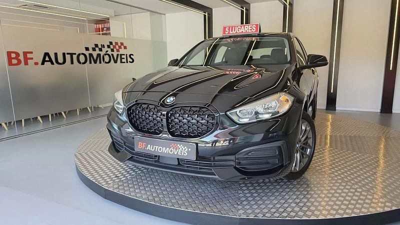 Preto Usado 2021 BMW 116 Comfort Edition Citadino | € 21.900 (Bom preço) - Imagem 1/4