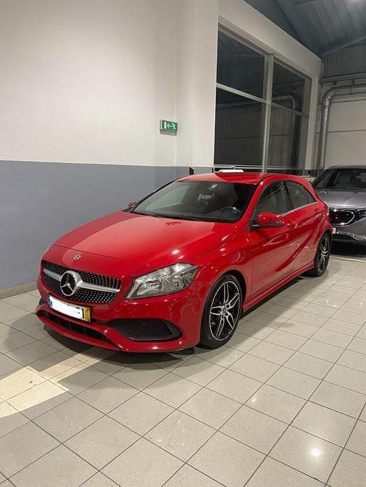 Usado 2018 Mercedes A180 Sedan | € 21.000 (Bom preço) - Imagem 1/4