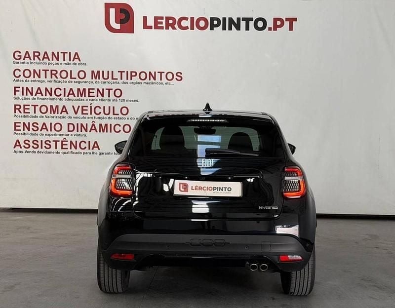 Usado Fiat 600 La Prima 136 HP (100 kW) 2024 Preto SUV
