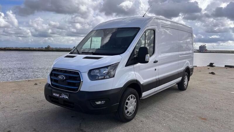 Branco Usado 2022 Ford Transit | € 38.000 - Imagem 1/4