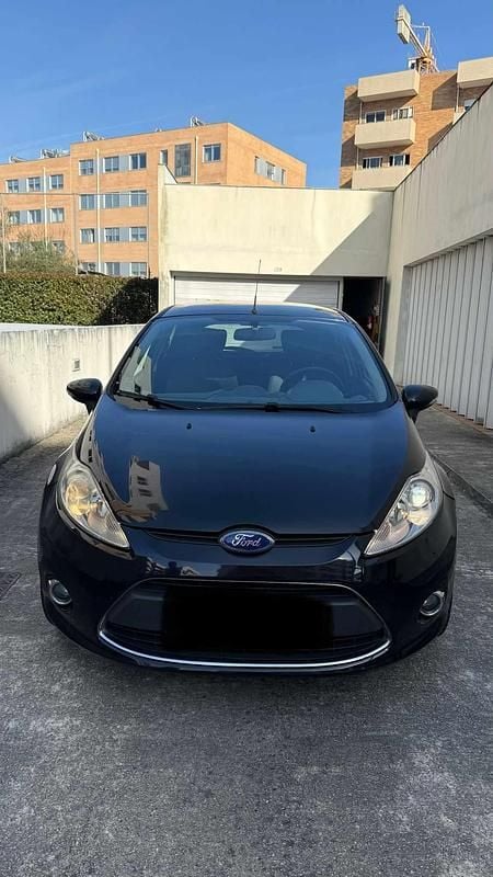 Usado Ford Fiesta 70 HP (51 kW) 2010 Preto Citadino