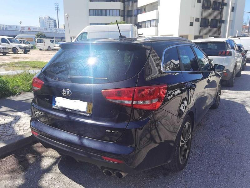 Usado Kia Ceed GT GT-Line 120 HP (88 kW) 2016 Sedan