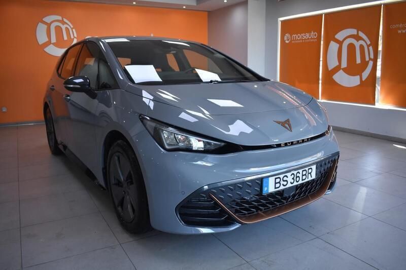 Cinza Usado 2024 Cupra Born Citadino | € 30.900 (Bom preço) - Imagem 1/4