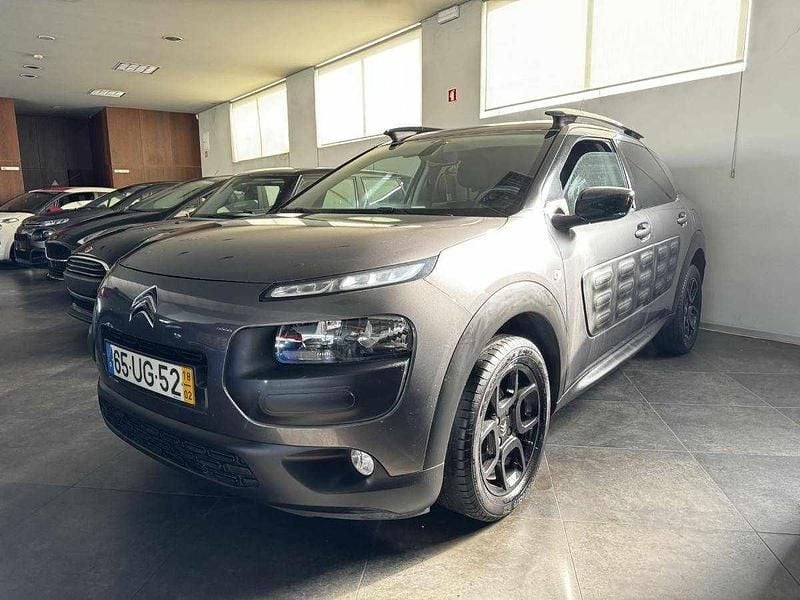 Usado Citroën C4 Cactus 82 HP (60 kW) 2018 Cinzento Citadino