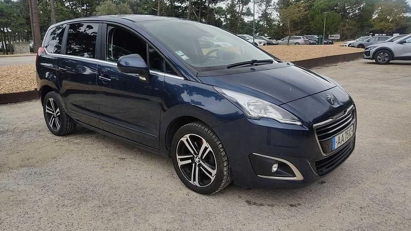 Usado Peugeot 5008 120 HP (88 kW) 2015 Monovolume