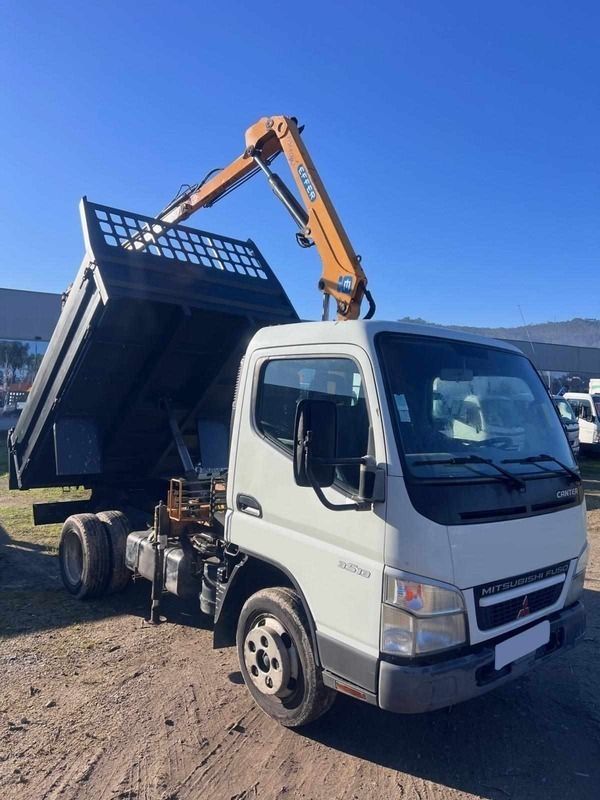Branco Usado 2005 Mitsubishi Canter | € 33.700 - Imagem 1/4