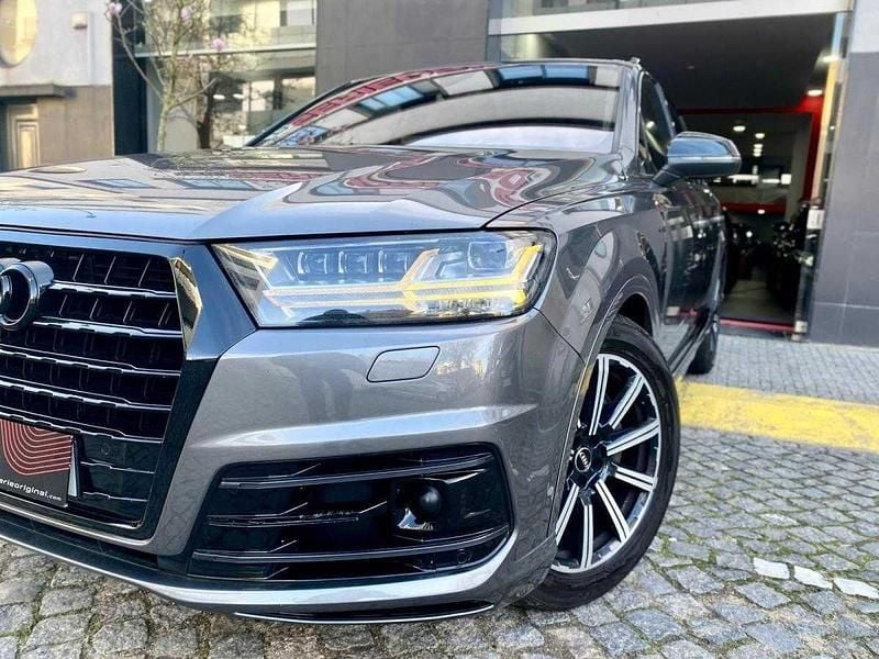 Usado Audi Q7 272 HP (200 kW) 2015 Cinzento SUV