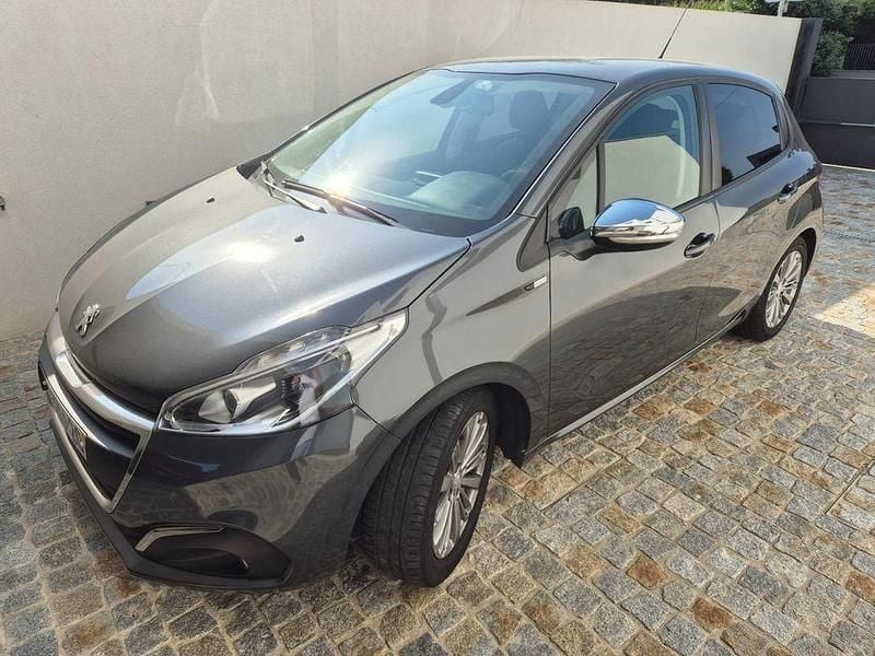 Usado 2016 Peugeot 208 Style Citadino | € 7.600 (Bom preço) - Imagem 1/4