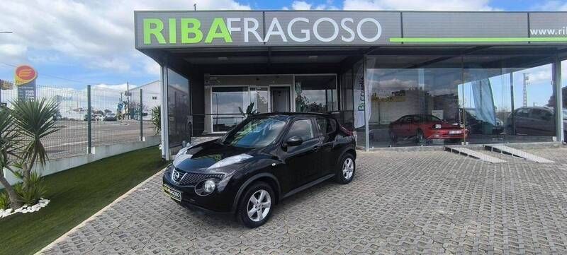 Usado Nissan Juke 110 HP (80 kW) 2014 Preto SUV
