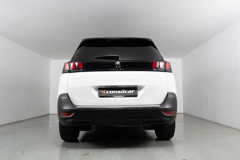 Usado Peugeot 5008 Allure 120 HP (88 kW) 2017 Branco SUV