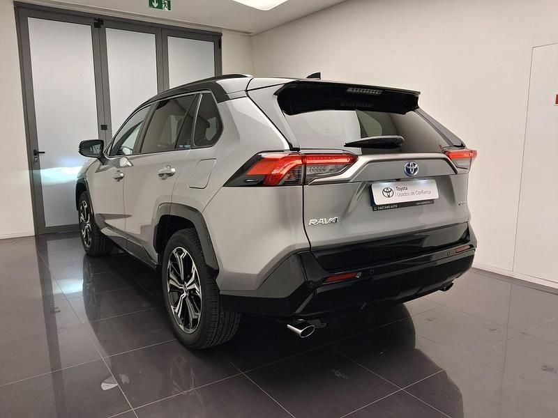 Usado Toyota RAV4 Hybrid 306 HP (225 kW) 2025 Cinza (pintura metalizada) SUV