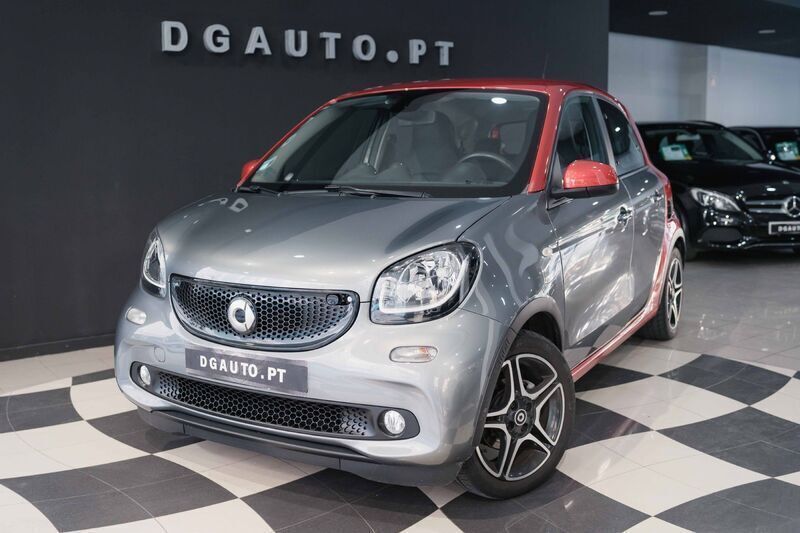 Cinzento Usado 2017 Smart ForFour Prime Citadino | € 14.990 (Caro) - Imagem 1/4