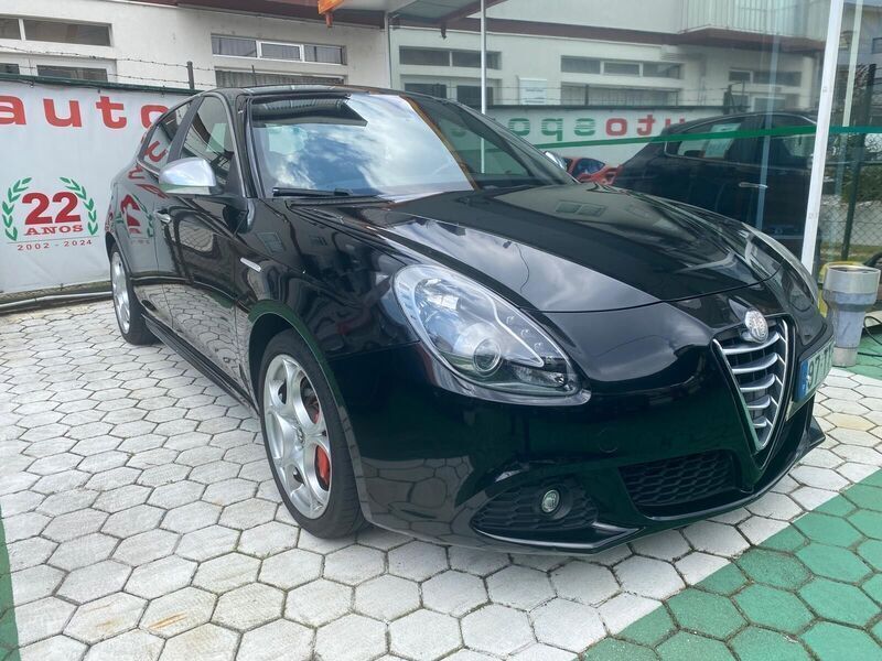 Preto Usado 2011 Alfa Romeo Giulietta Distinctive Citadino | € 8.750 (Preço justo) - Imagem 1/4