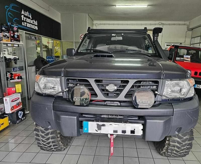 Usado Nissan Patrol 158 HP (116 kW) 2000 Azul SUV