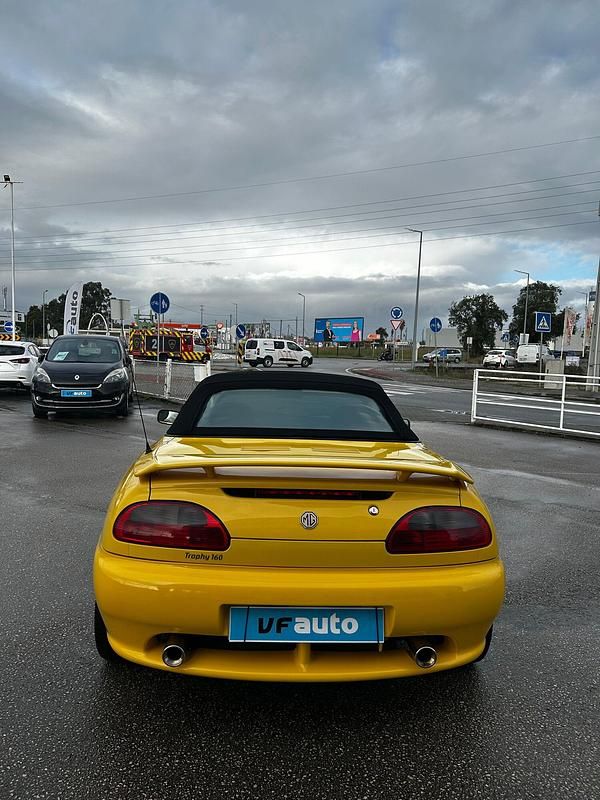 Usado MG F Trophy 160 HP (117 kW) 2001 Amarelo Cabrios