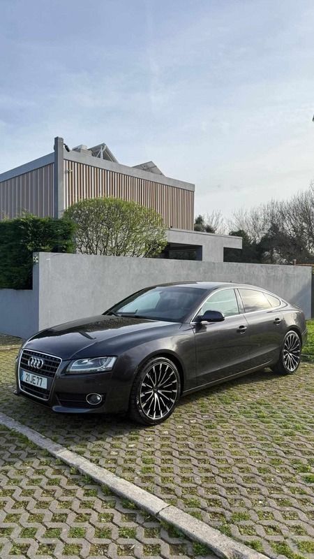Cinzento Usado 2010 Audi A5 Premium Coupé | € 15.490 (Preço justo) - Imagem 1/4