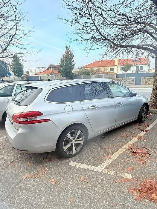 Usado Peugeot 308 SW Allure 88 HP (64 kW) 2015 Carrinha