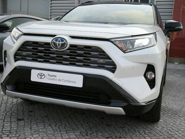 Branco (pintura metalizada especial) Usado 2021 Toyota RAV4 SUV | € 41.500 - Imagem 1/4