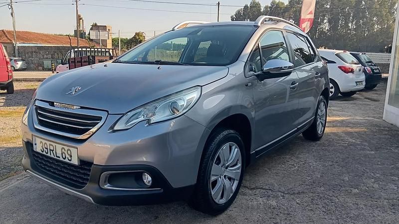 Cinza prata Usado 2016 Peugeot 2008 Style SUV | € 9.750 (Preço justo) - Imagem 1/4