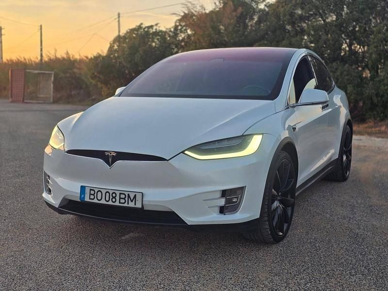 Branco Usado 2019 Tesla Model X SUV | € 57.750 - Imagem 1/4