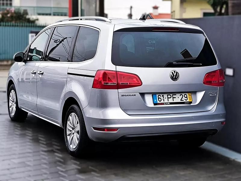 Usado VW Sharan Highline 140 HP (102 kW) 2014 Cinzento Monovolume