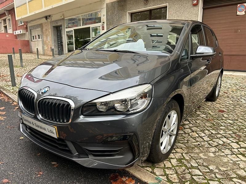 Cinza Usado 2019 BMW 216 Active Tourer Monovolume | € 18.790 (Preço justo) - Imagem 1/4