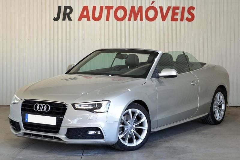 Cinzento Usado 2015 Audi A5 Coupé | € 22.450 (Bom preço) - Imagem 1/4
