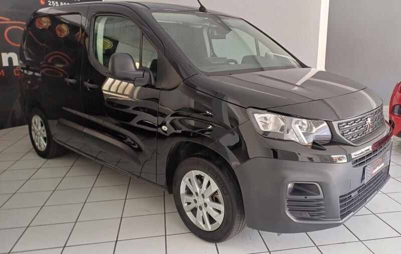 Preto Usado 2021 Peugeot Partner Monovolume | € 17.250 (Preço justo) - Imagem 1/4