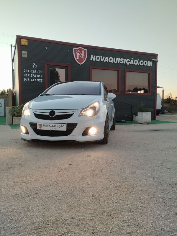 Branco Usado 2012 Opel Corsa Edition Citadino | € 18.800 - Imagem 1/4