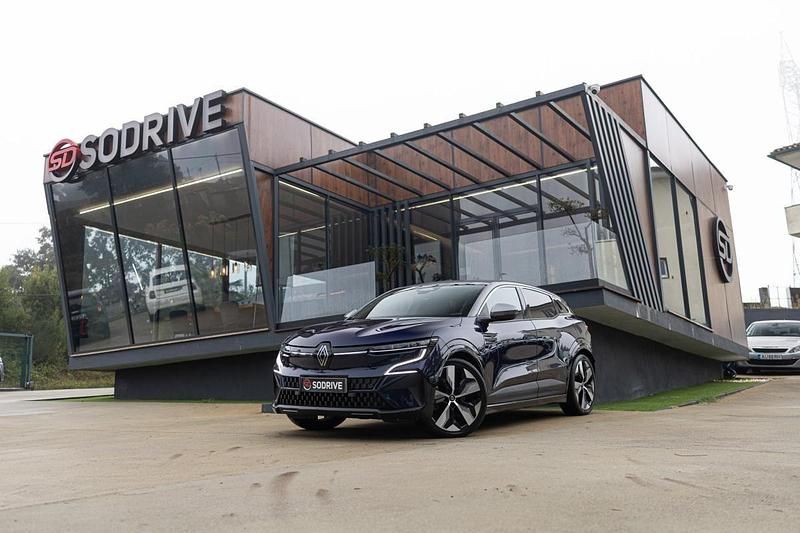 Azul Usado 2022 Renault Mégane | € 26.900 (Preço justo) - Imagem 1/4