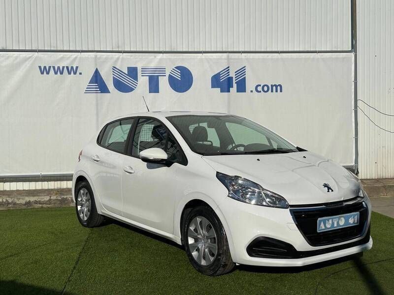 Branco Usado 2018 Peugeot 208 Style Citadino | € 12.650 (Preço justo) - Imagem 1/4