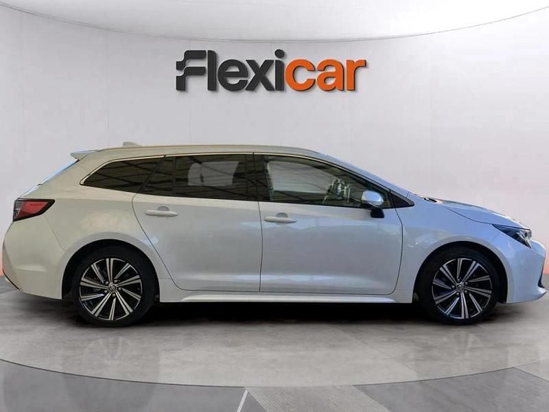 Usado Toyota Corolla Comfort 116 HP (85 kW) 2022 Branco Carrinha