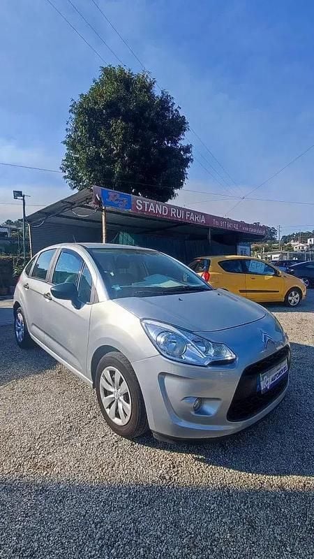 Cinza prata Usado 2013 Citroën C3 Attraction Citadino | € 6.897 (Bom preço) - Imagem 1/4