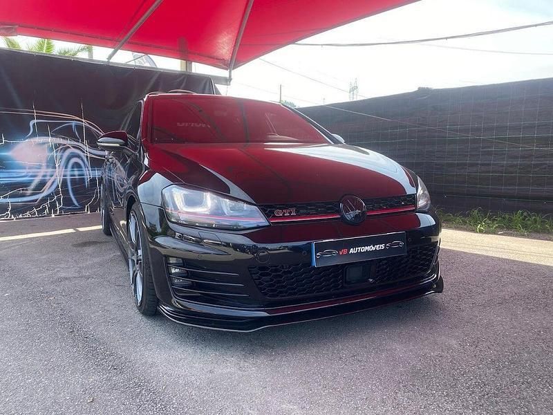 Preto Usado 2017 VW Golf VII GTI | € 26.500 (Preço justo) - Imagem 1/4